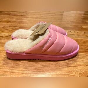 Woman Pink BearPaw Puffy Slippers, Size 11.  Brand New!!!!